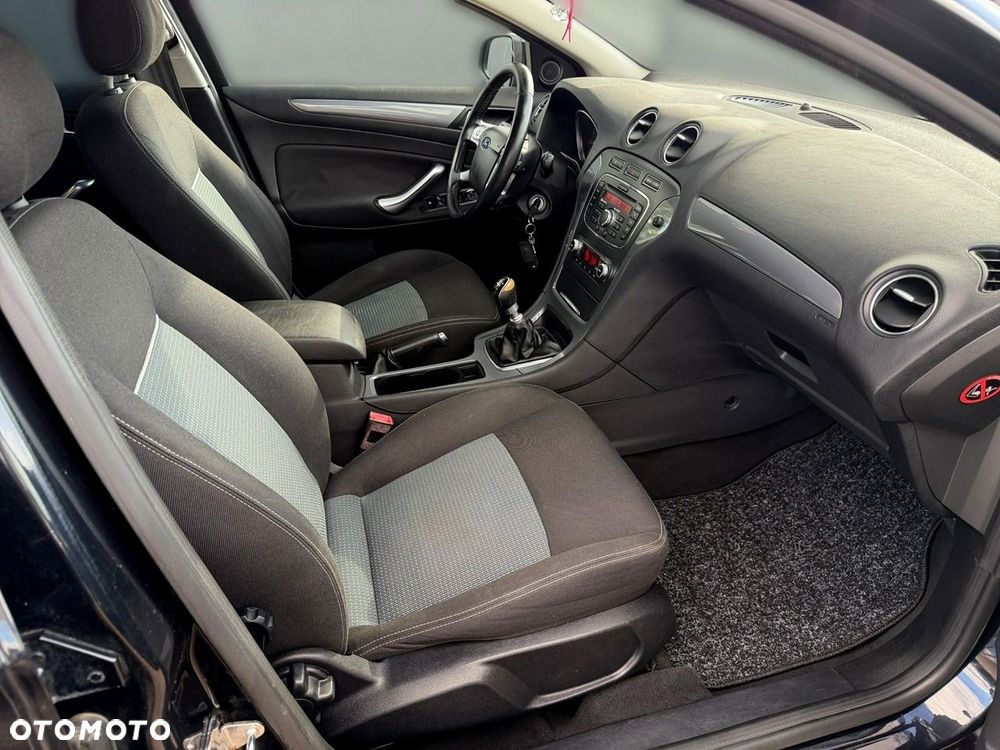 Ford Mondeo - 22