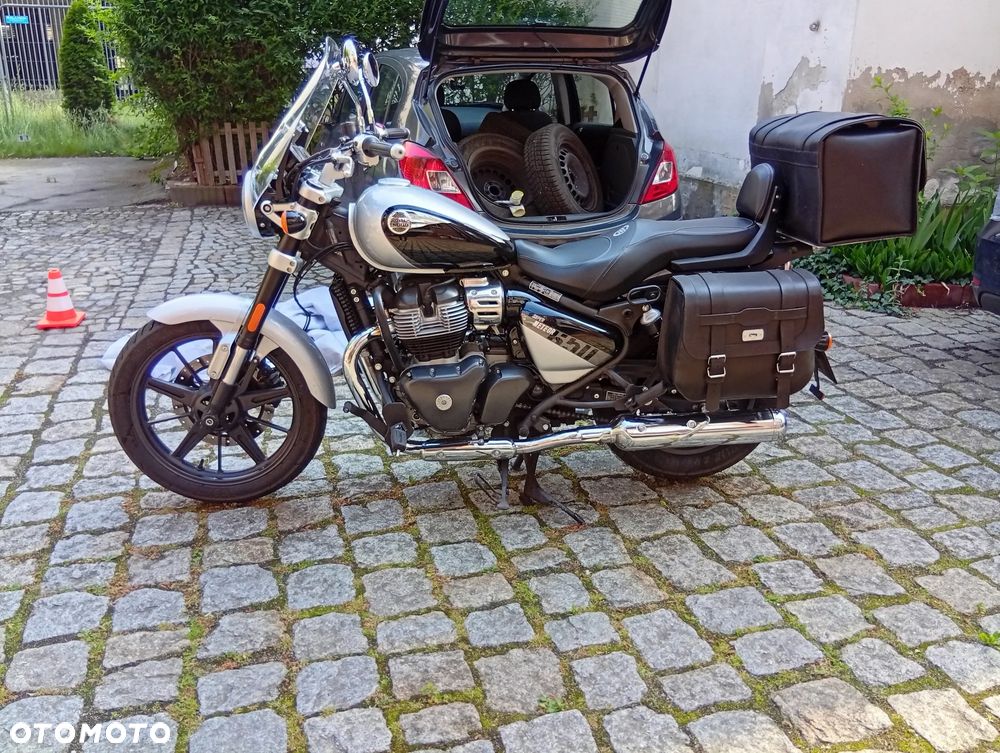 Royal Enfield Super Meteor - 2