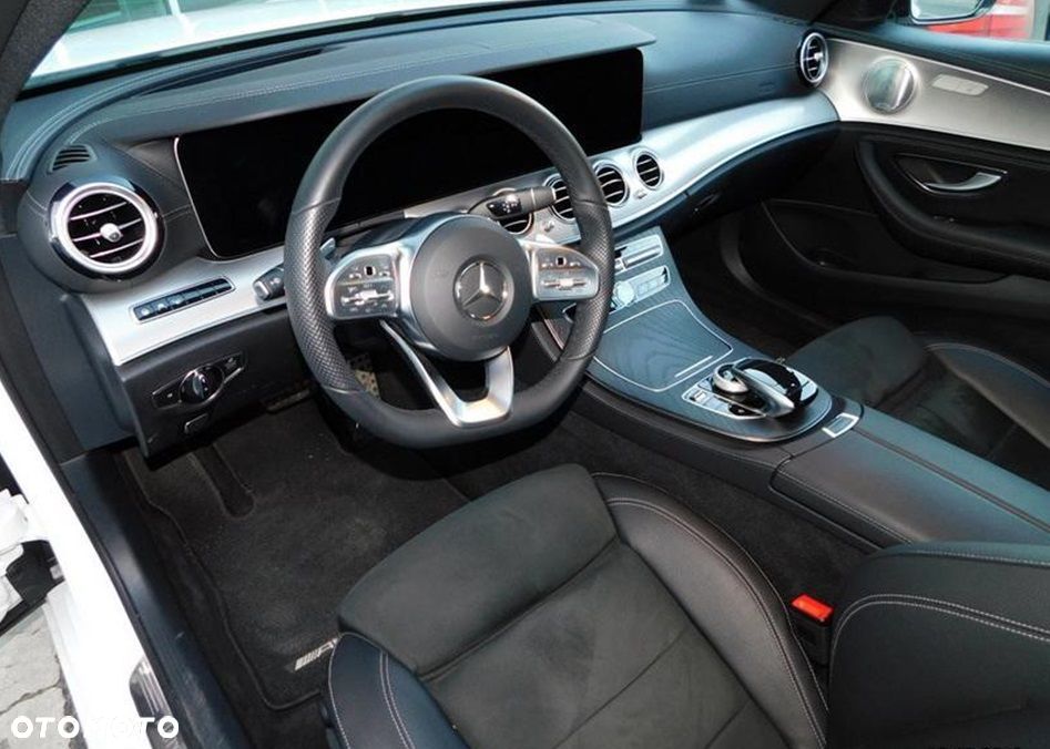Mercedes-Benz Klasa E 220 d 4-Matic 9G-TRONIC - 12