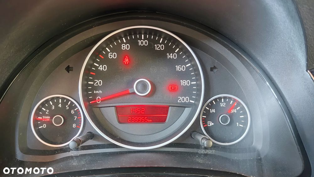 Volkswagen up! - 32