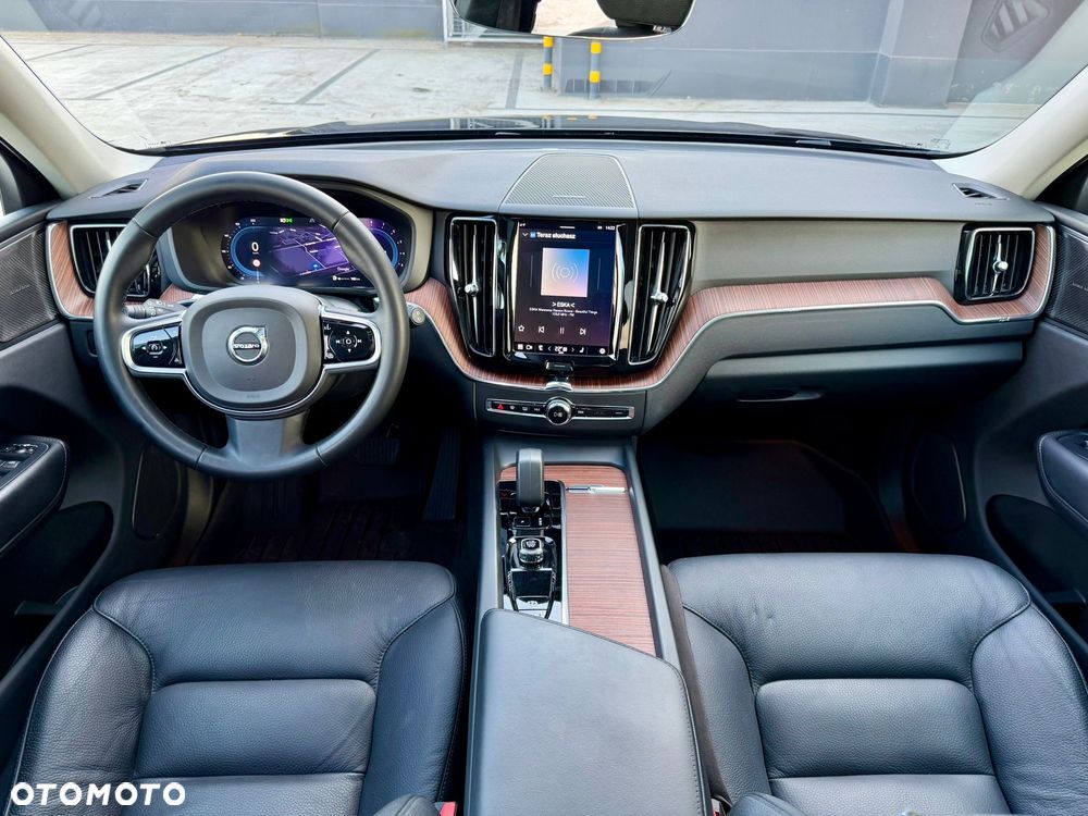 Volvo XC 60 B5 B AWD Plus Dark - 19
