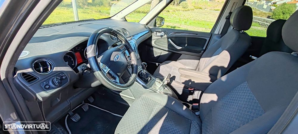 Ford Galaxy - 10