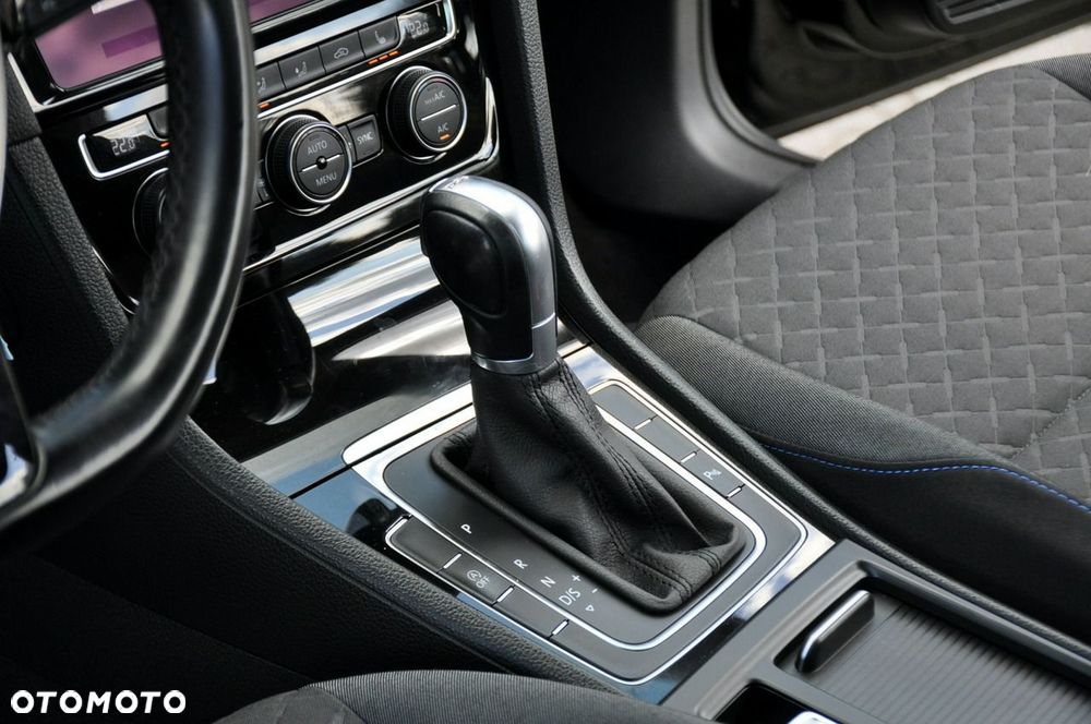 Volkswagen Golf - 35