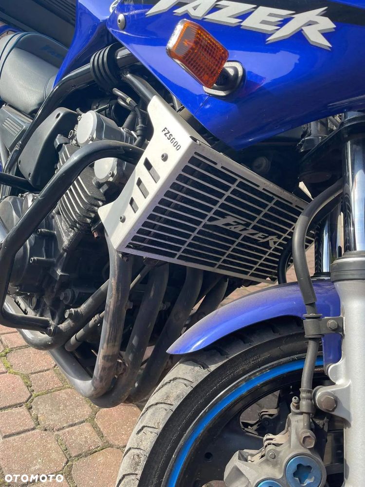 Yamaha FZS - 4