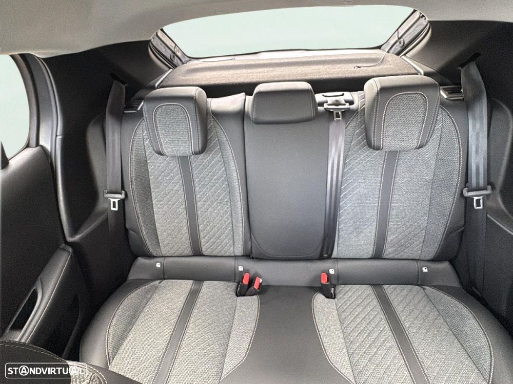 Peugeot 208 1.2 PureTech Allure - 17