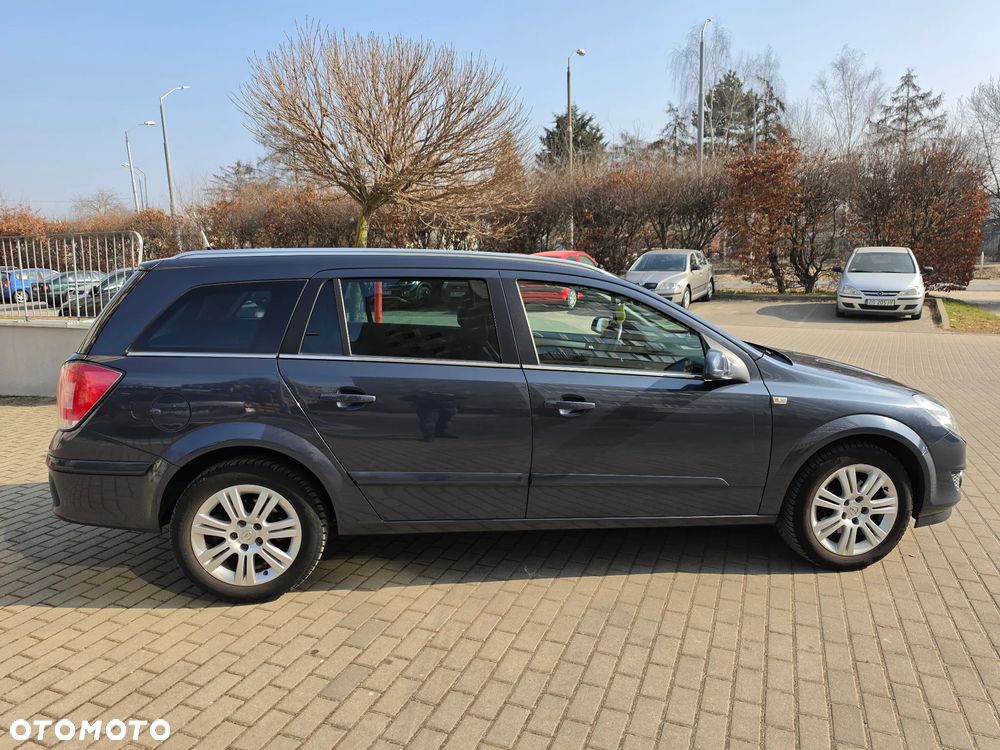 Opel Astra 1.6 Innovation - 1