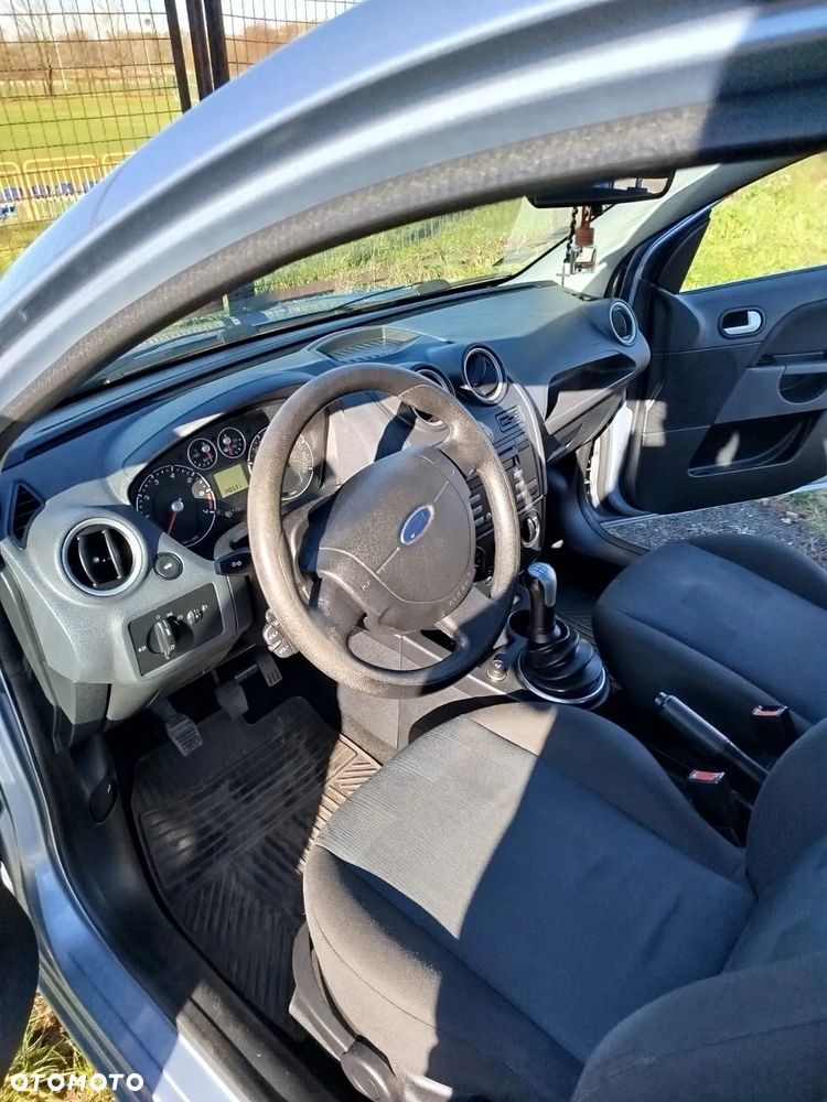 Ford Fiesta - 4