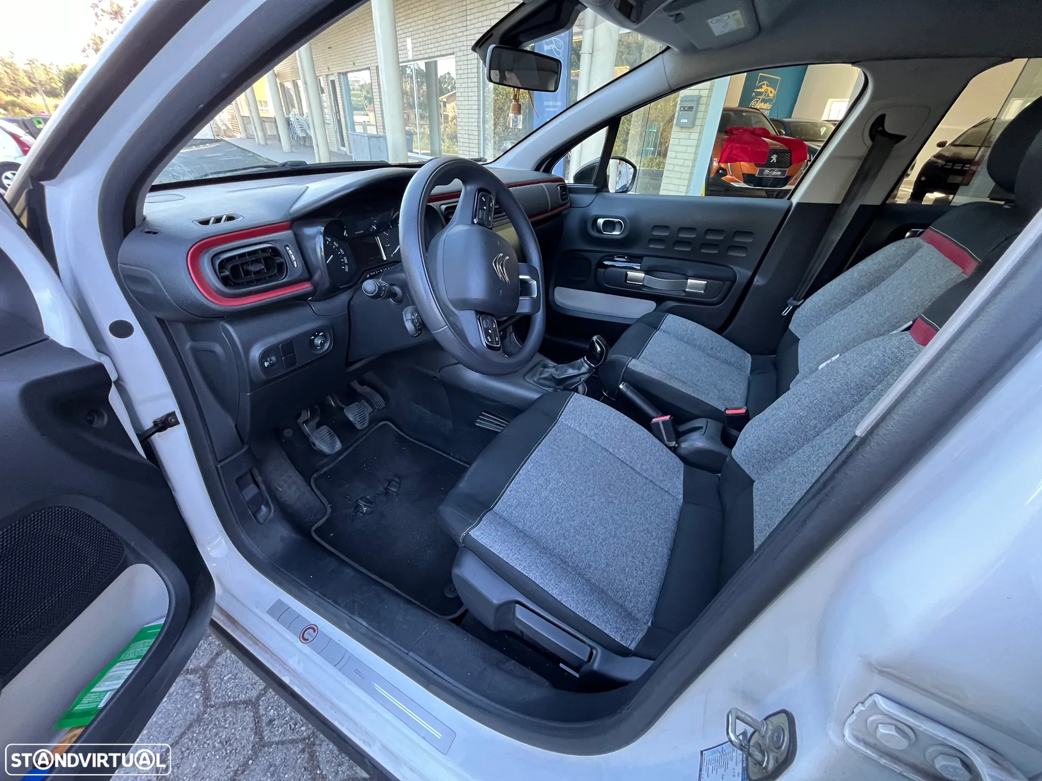 Citroën C3 1.2 PureTech C-Series - 10