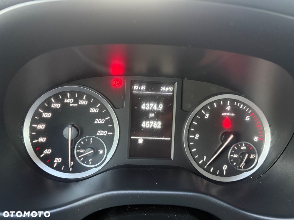 Mercedes-Benz Vito - 21
