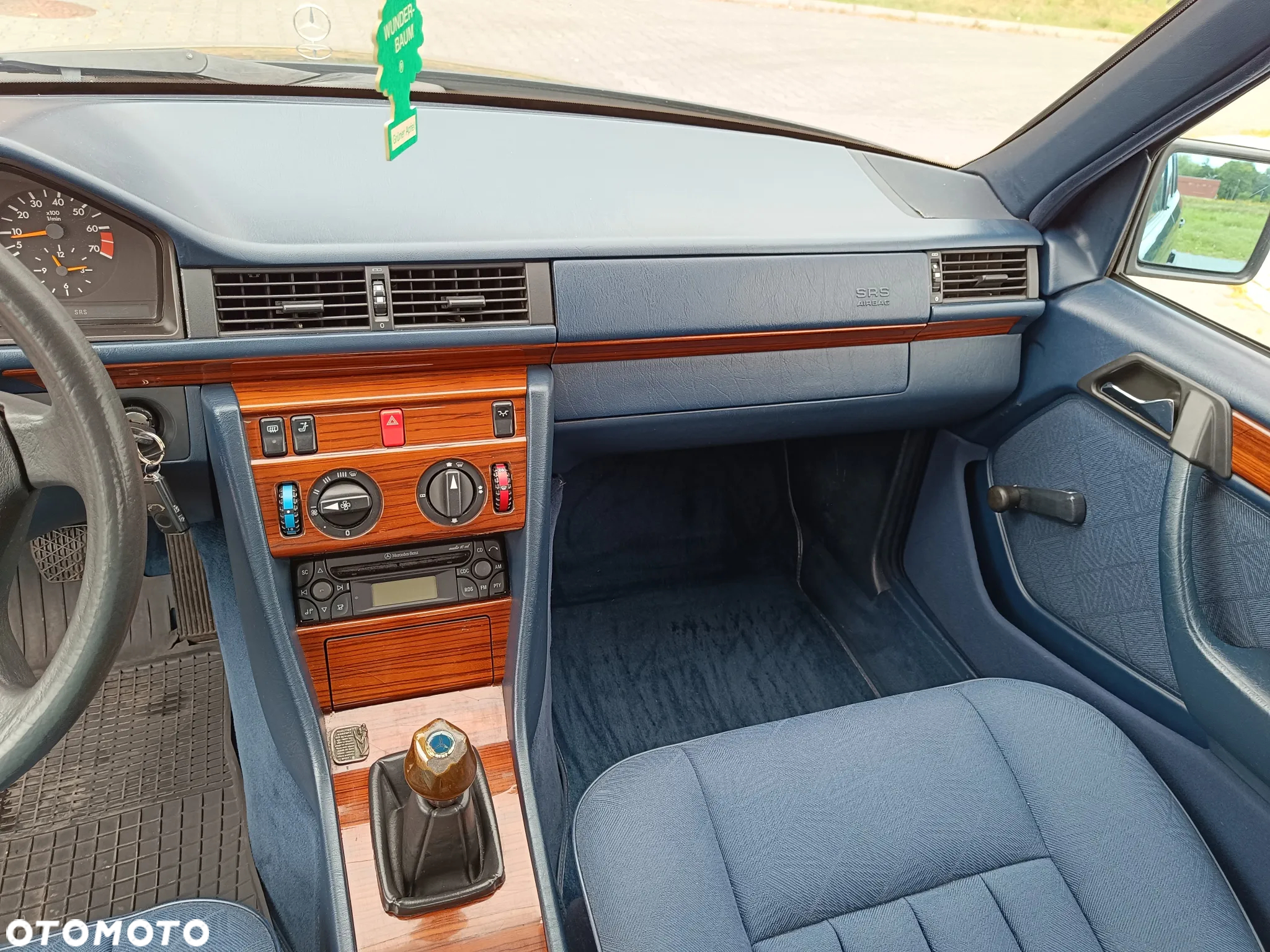 Mercedes-Benz Klasa E 200 - 10
