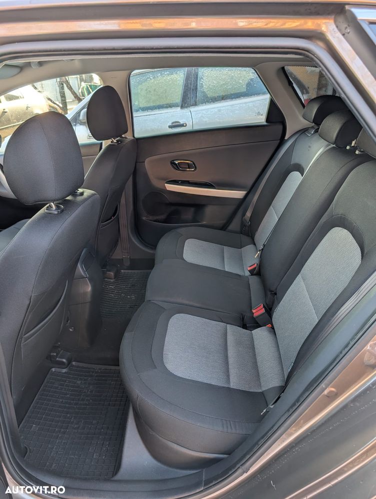 Kia Ceed 1.4 CVVT Dream Team Edition - 24