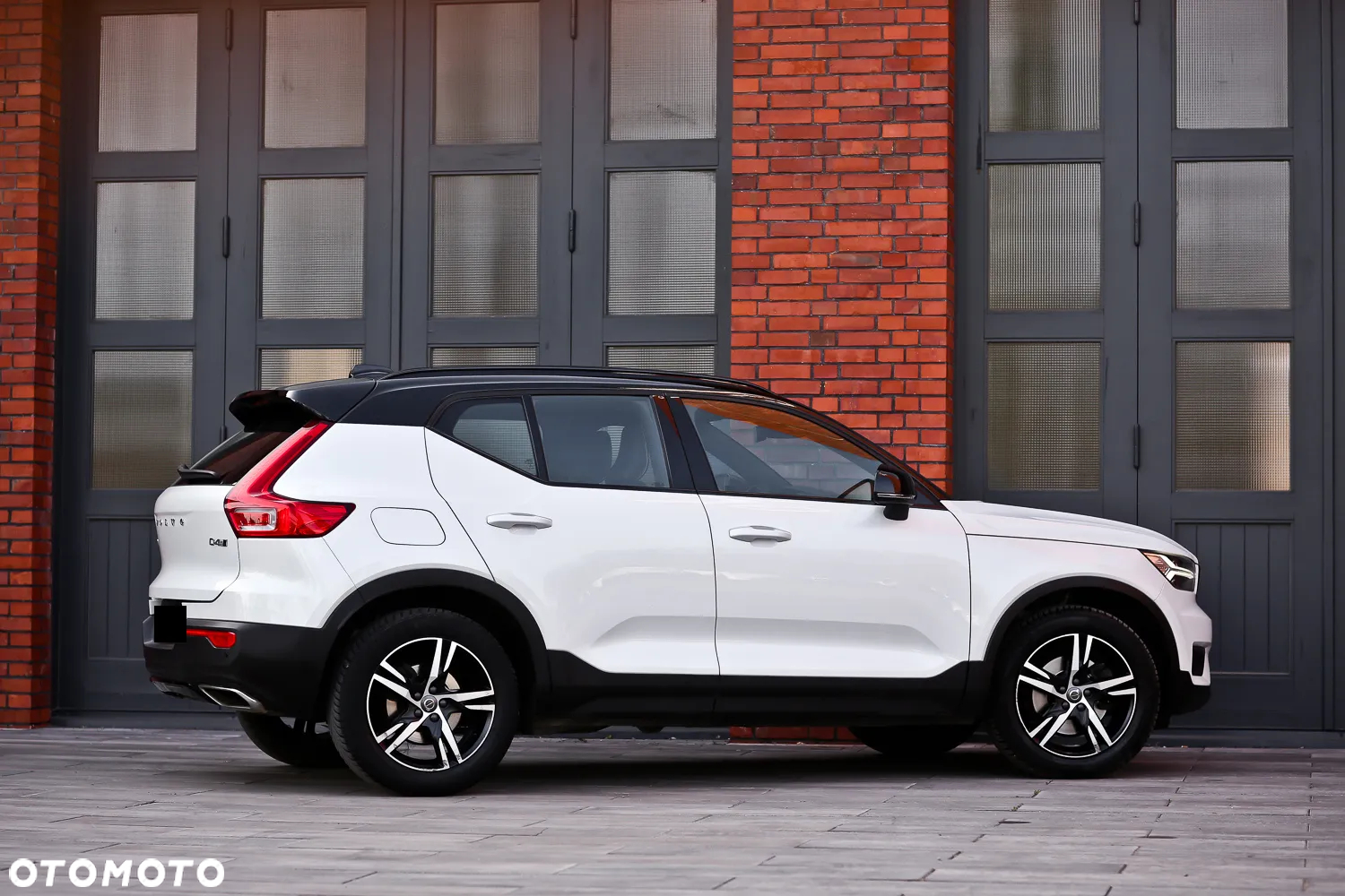 Volvo XC 40 D4 AWD Geartronic R-Design - 17