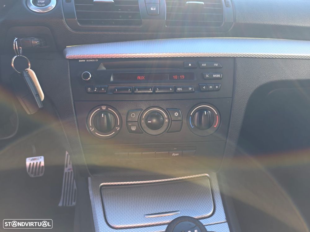 BMW 118 d Limited Edition Lifestyle c/ M Sport Pack - 31