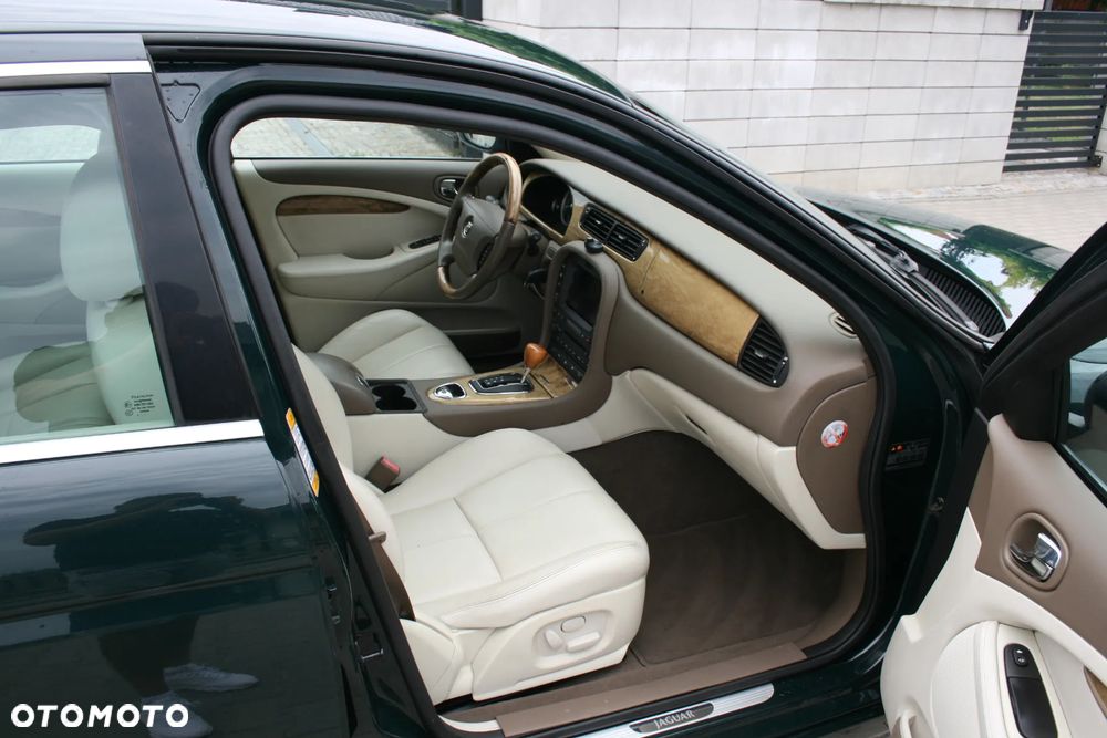Jaguar S-Type 3.0 V6 Executive - 16
