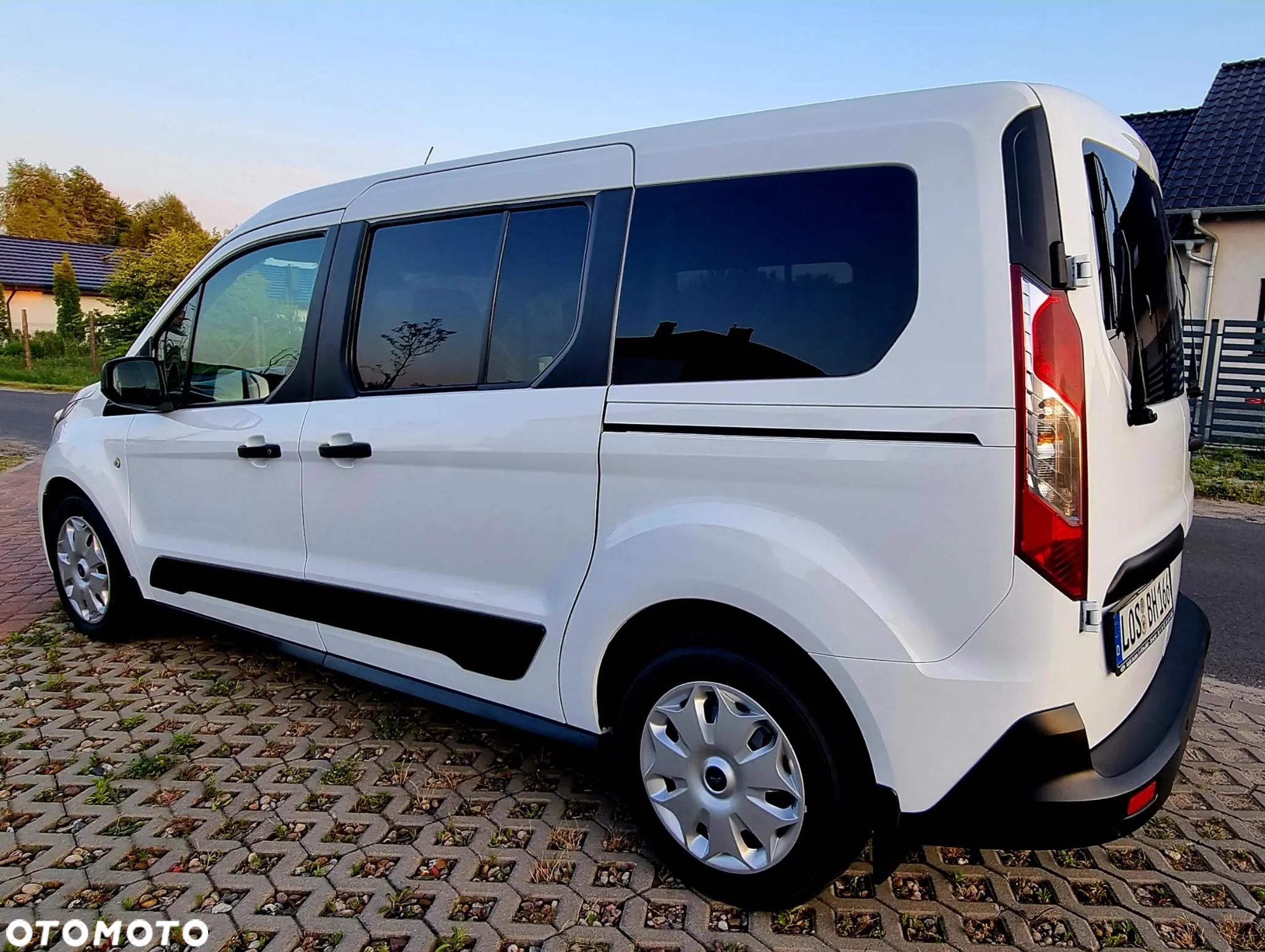 Ford Transit Connect 240 L2 Autm Trend - 9