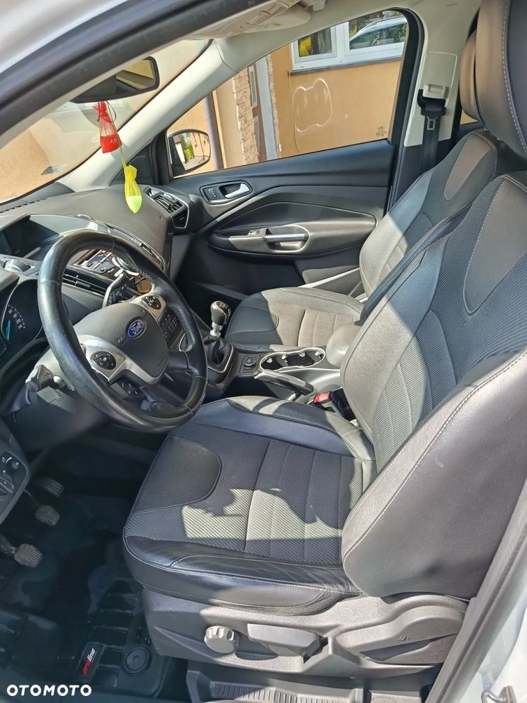 Ford Kuga 2.0 TDCi FWD Titanium - 15