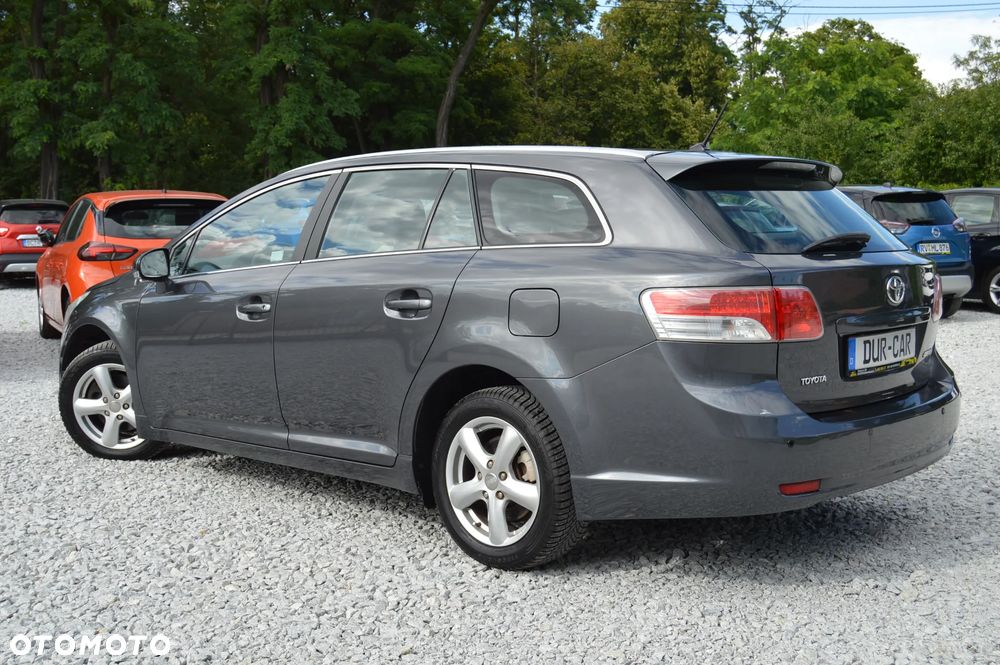 Toyota Avensis 2.0 D-4D Sol - 20