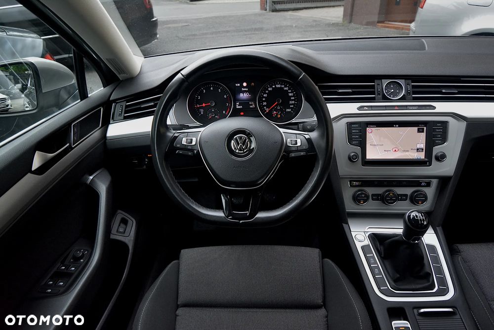 Volkswagen Passat 1.8 TSI BMT Comfortline - 15