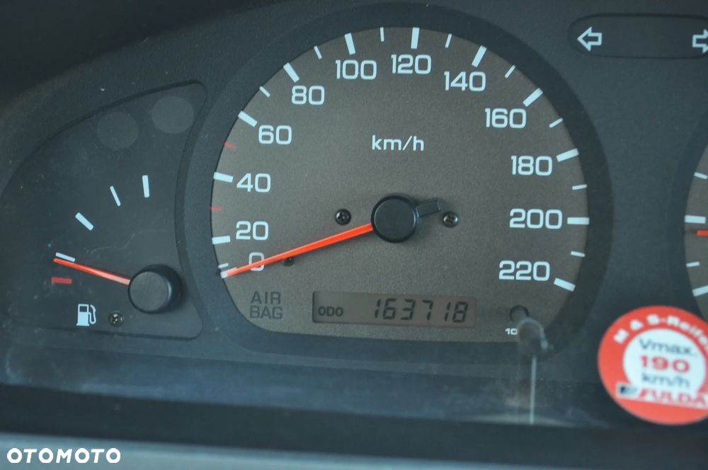 Nissan Almera - 28