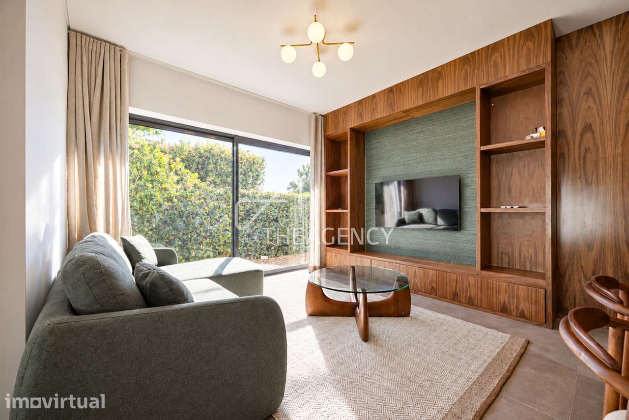 Apartamento T2 Renovado, 200m Praia, Piscina e Garagem - Grande imagem: 4/31