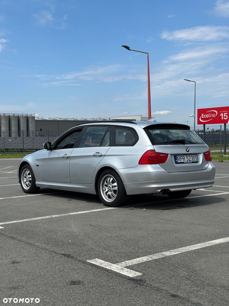 BMW Seria 3 318d DPF - 3