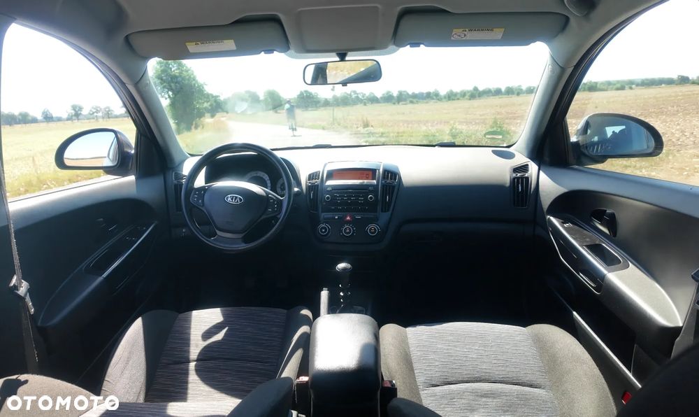 Kia Ceed - 9
