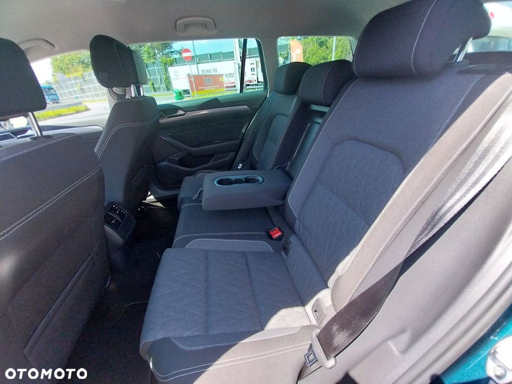 Volkswagen Passat Variant - 11