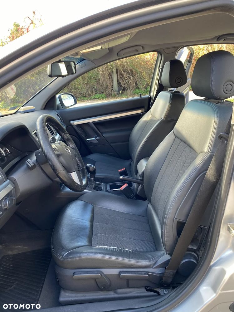Opel Vectra 1.9 CDTI Sport / GTS - 16