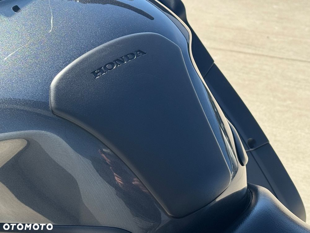 Honda ST - 12