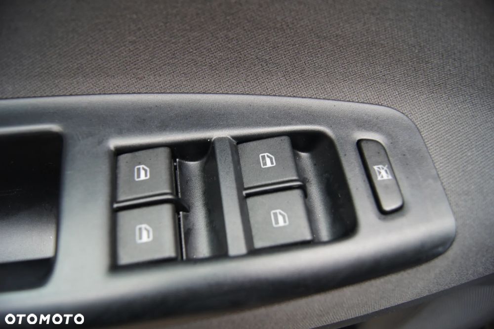 Volkswagen Polo 1.4 Goal - 26