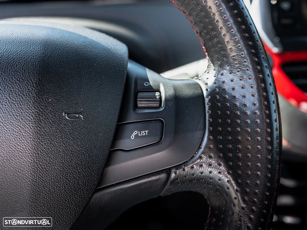 Peugeot 208 GTI 200 THP - 18