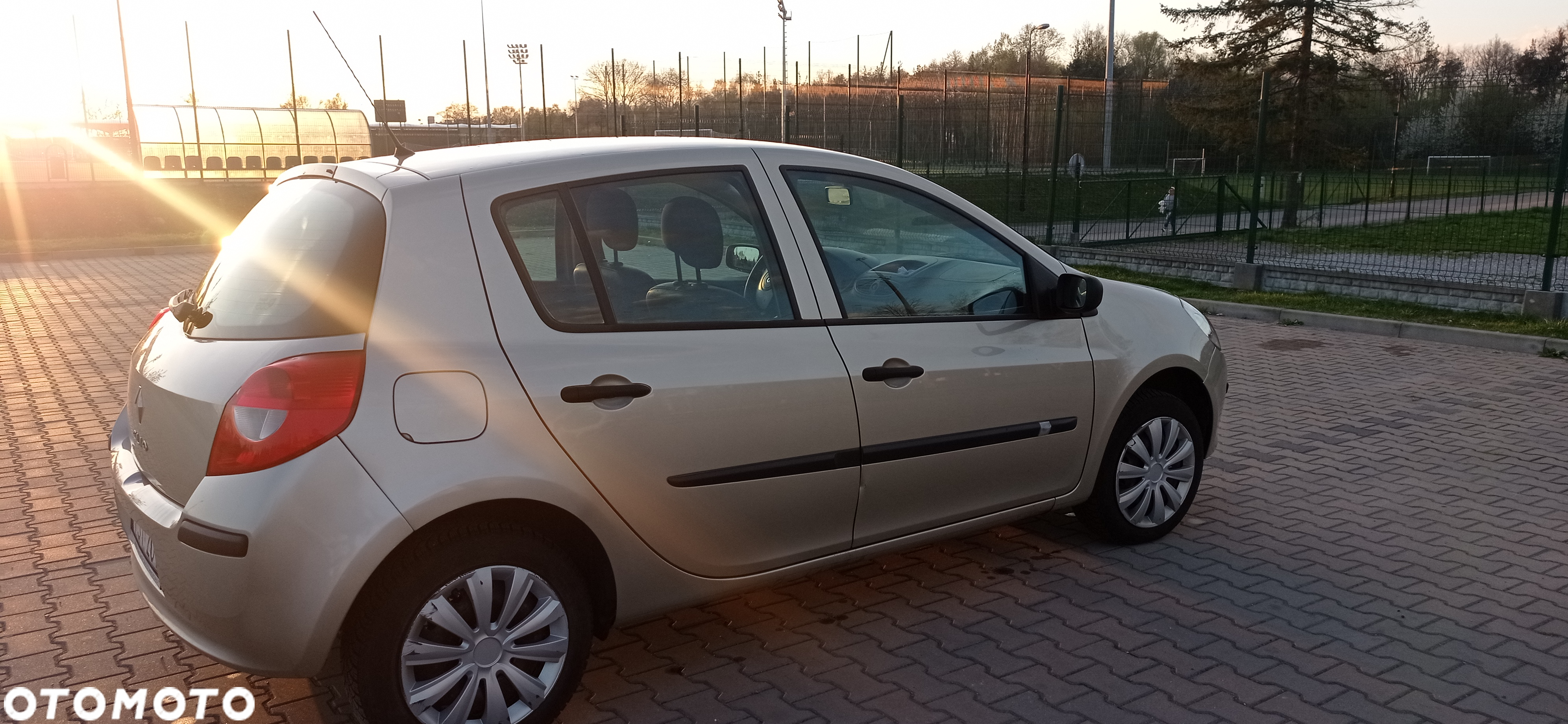 Renault Clio 1.2 16V Wind - 4