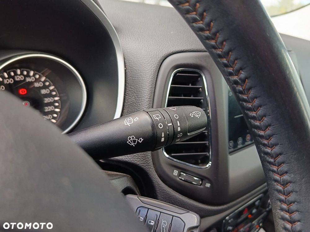 Jeep Compass - 30