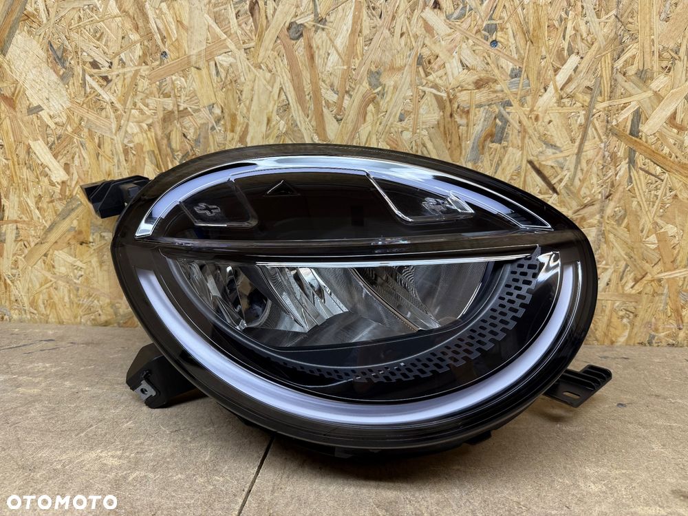 LAMPA PRZÓD PRAWA FULL LED FIAT 600 NCM92-161050
