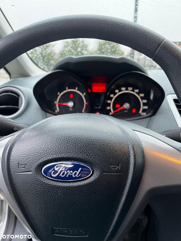 Ford Fiesta 1.25 Trend - 11