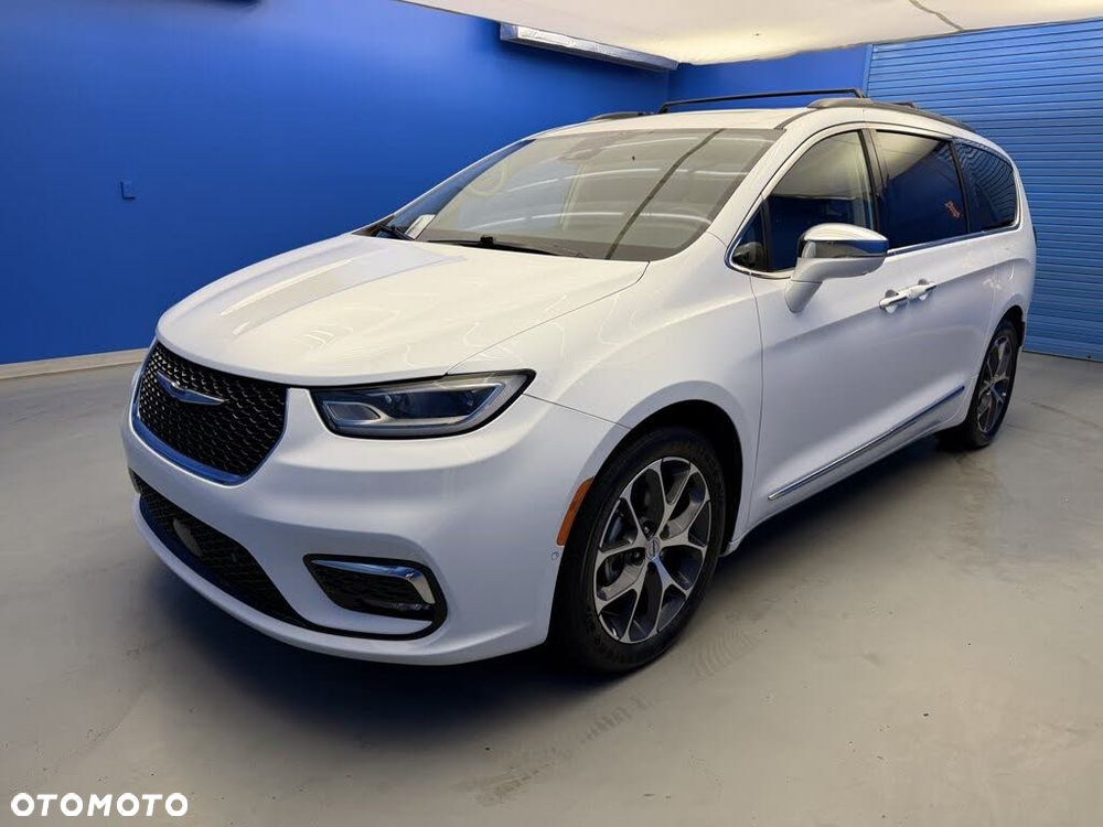 Chrysler Pacifica - 4