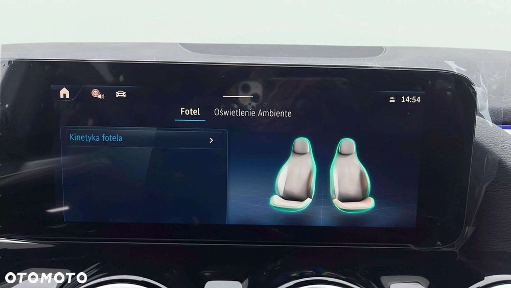 Mercedes-Benz GLA - 14