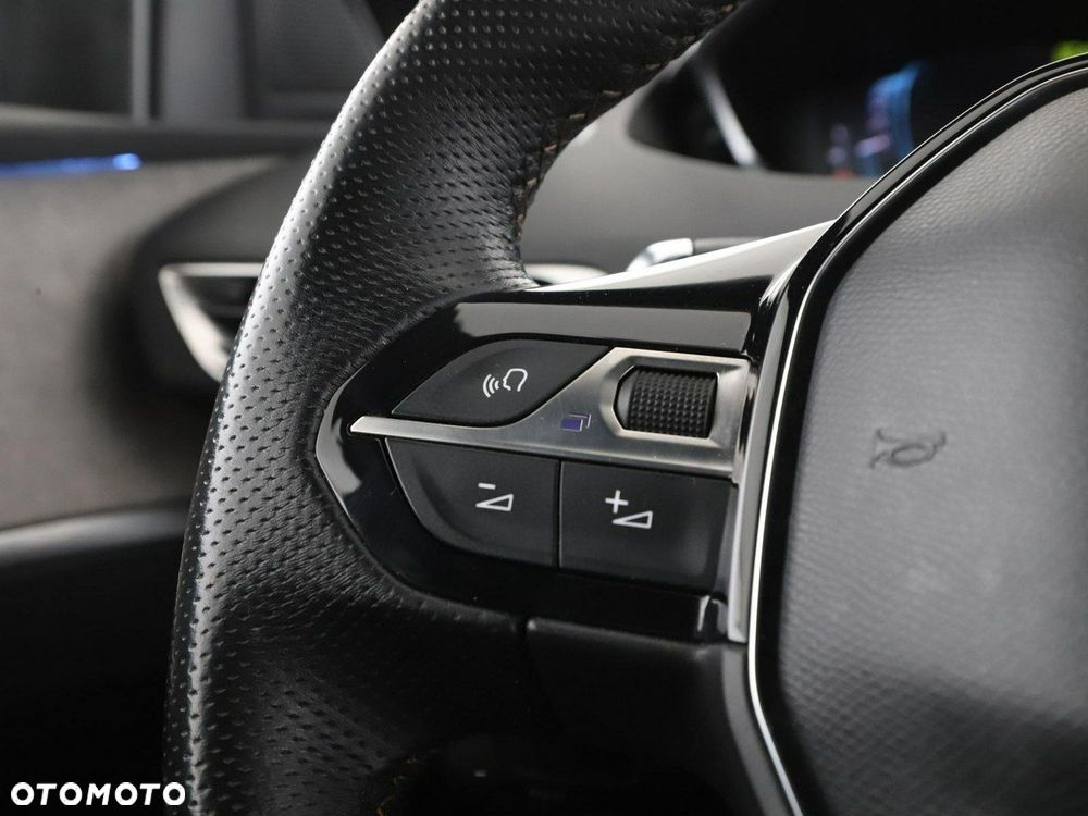 Peugeot 3008 Plug-In Hybrid 225 e-EAT8 GT - 32