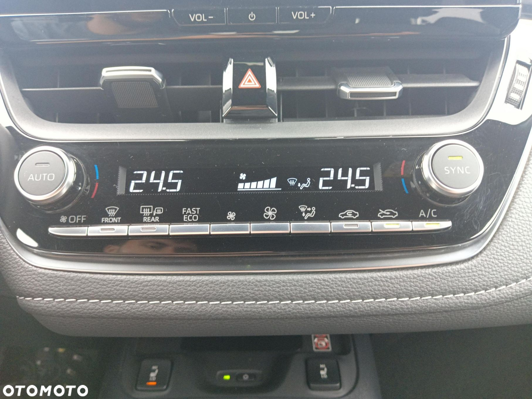 Toyota Corolla - 22