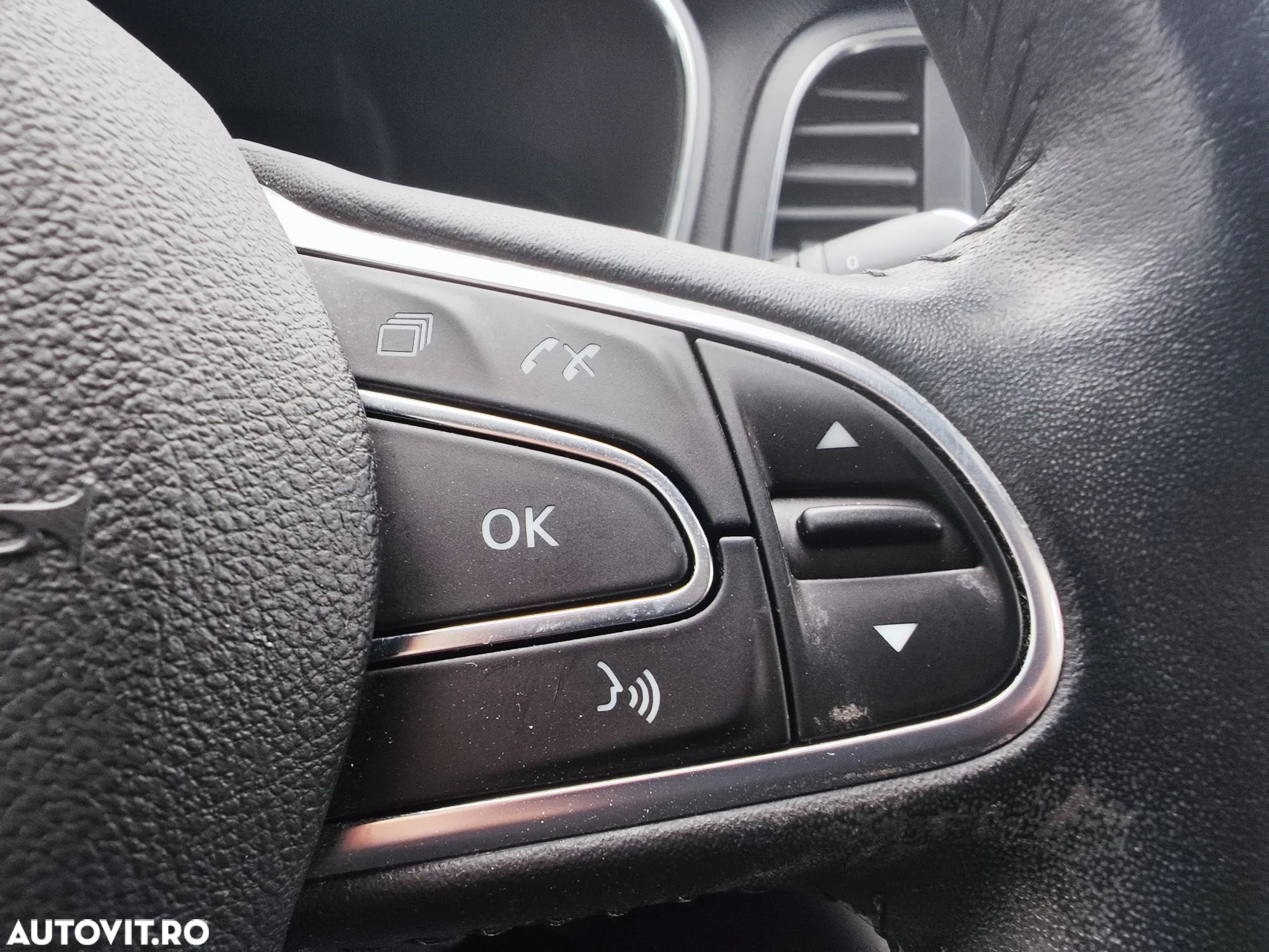 Renault Megane ENERGY TCe 140 EDC BUSINESS - 24