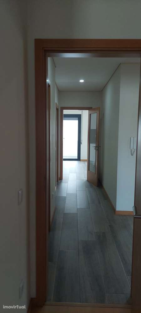 Andar Moradia T2 com Box - Grande imagem: 3/13