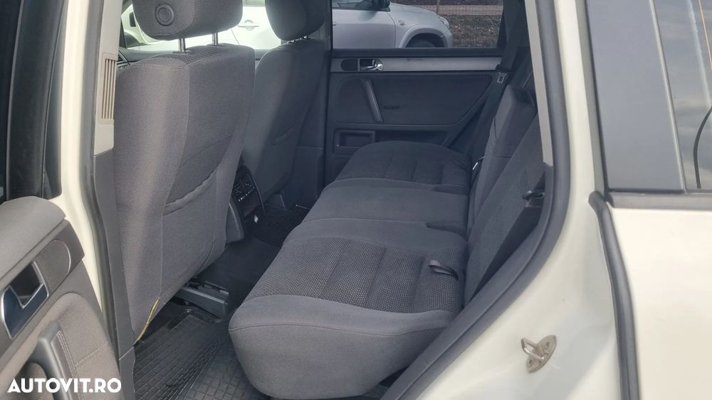 Volkswagen Touareg 2.5 R5 TDI DPF Aut. Individual - 14
