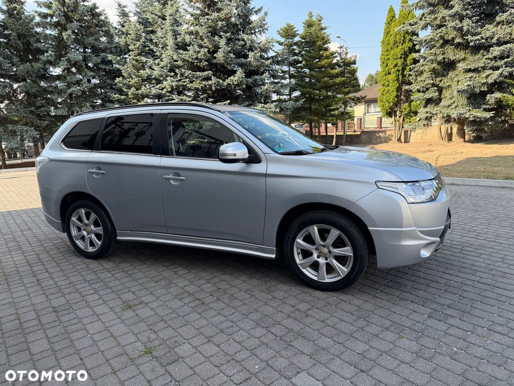 Mitsubishi Outlander 2.2 DI-D 4WD Automatik Instyle - 8