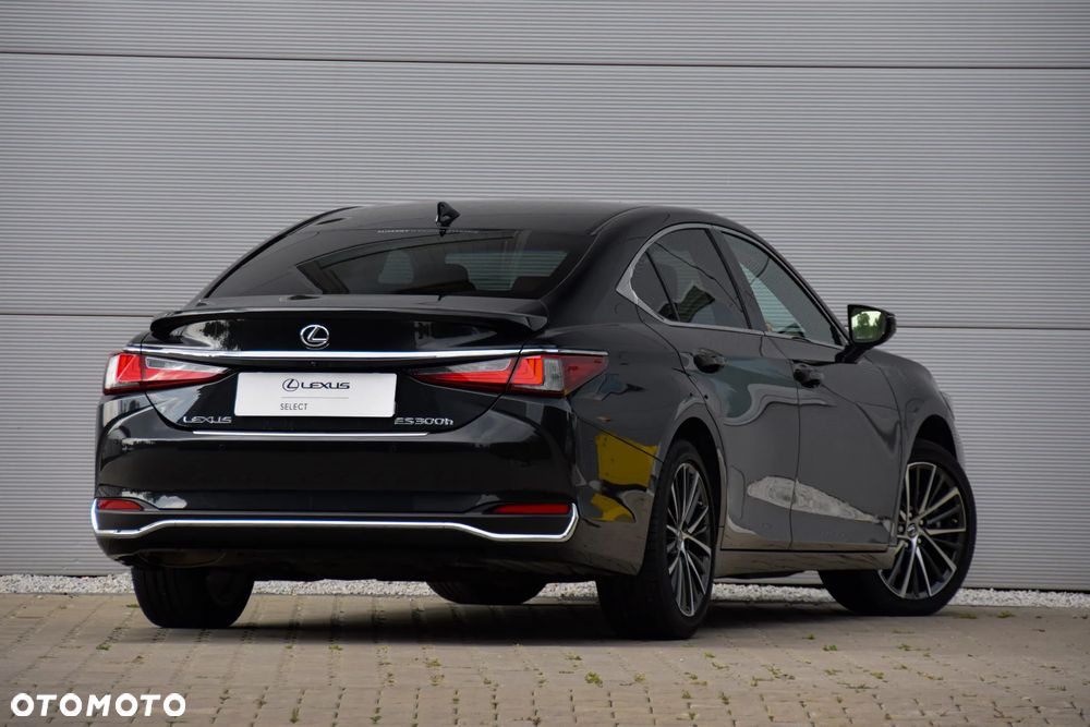 Lexus ES - 6