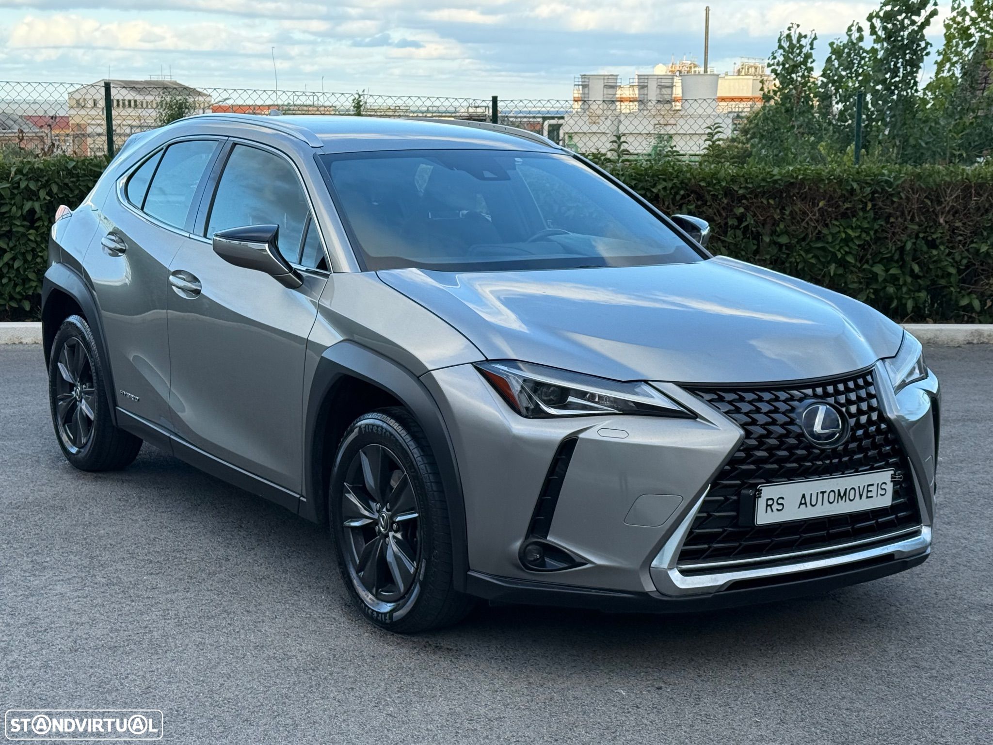 Lexus UX 250h Business - 1