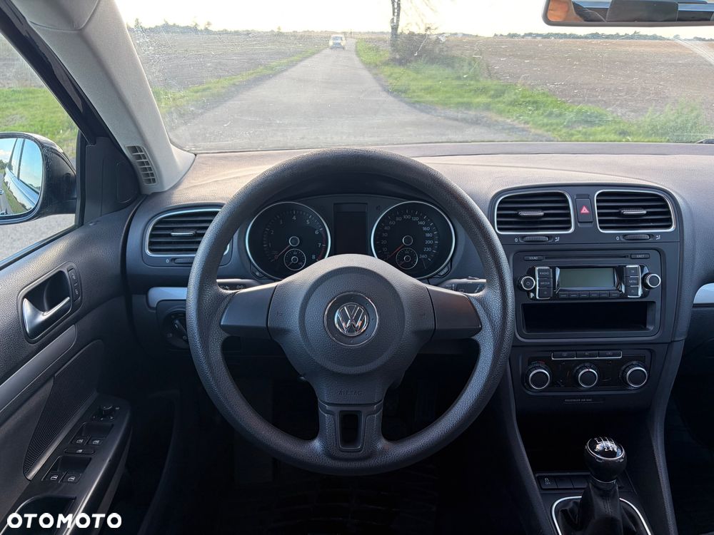 Volkswagen Golf - 8