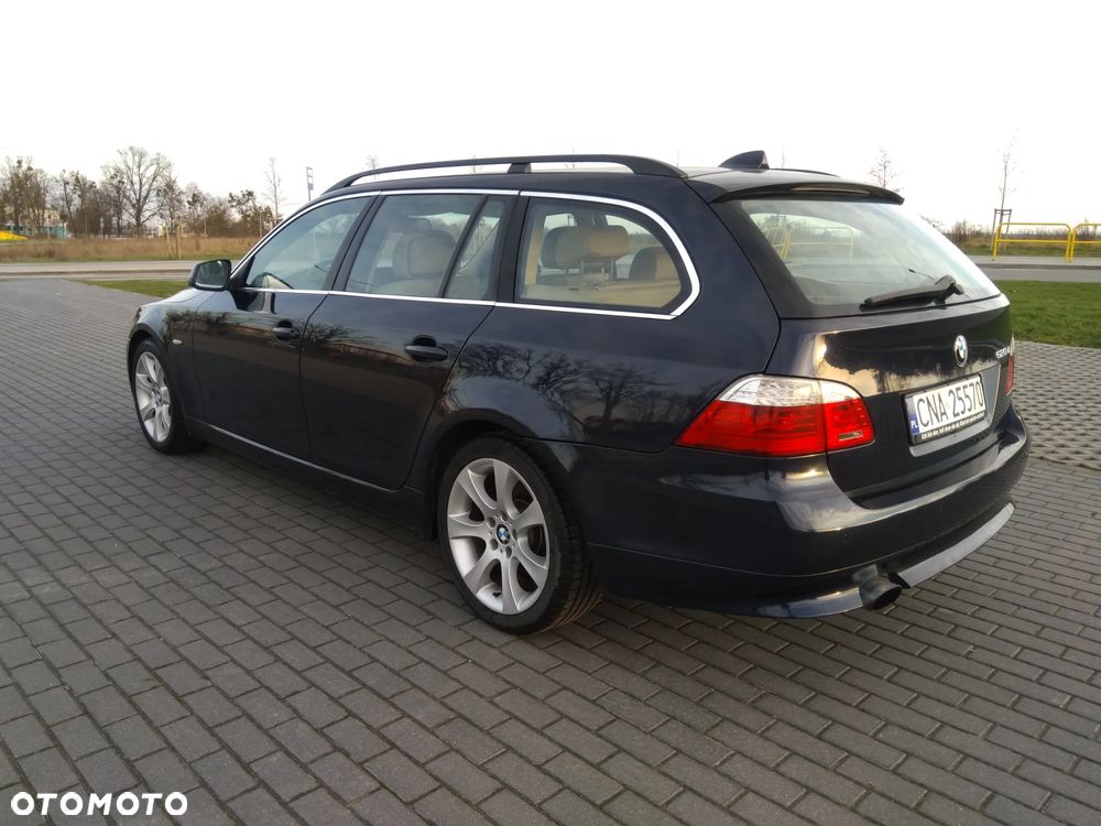 BMW Seria 5 520d Touring Special Edition - 2