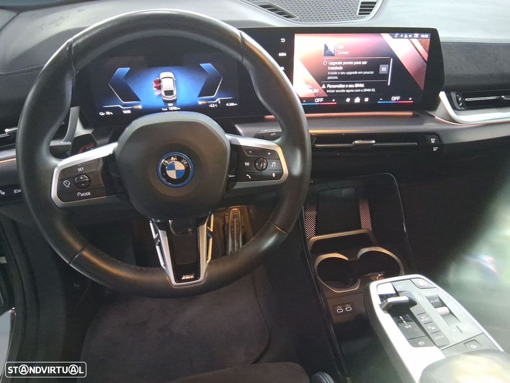 BMW iX2 eDrive20 Pack Desportivo M - 13