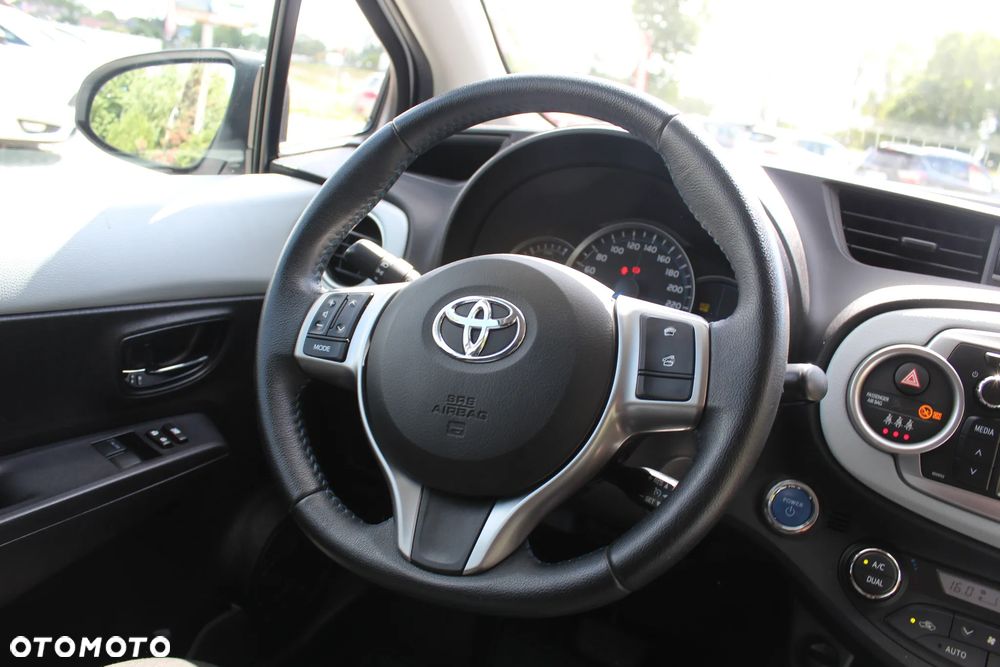Toyota Yaris 1.5 VVT-i Style - 25