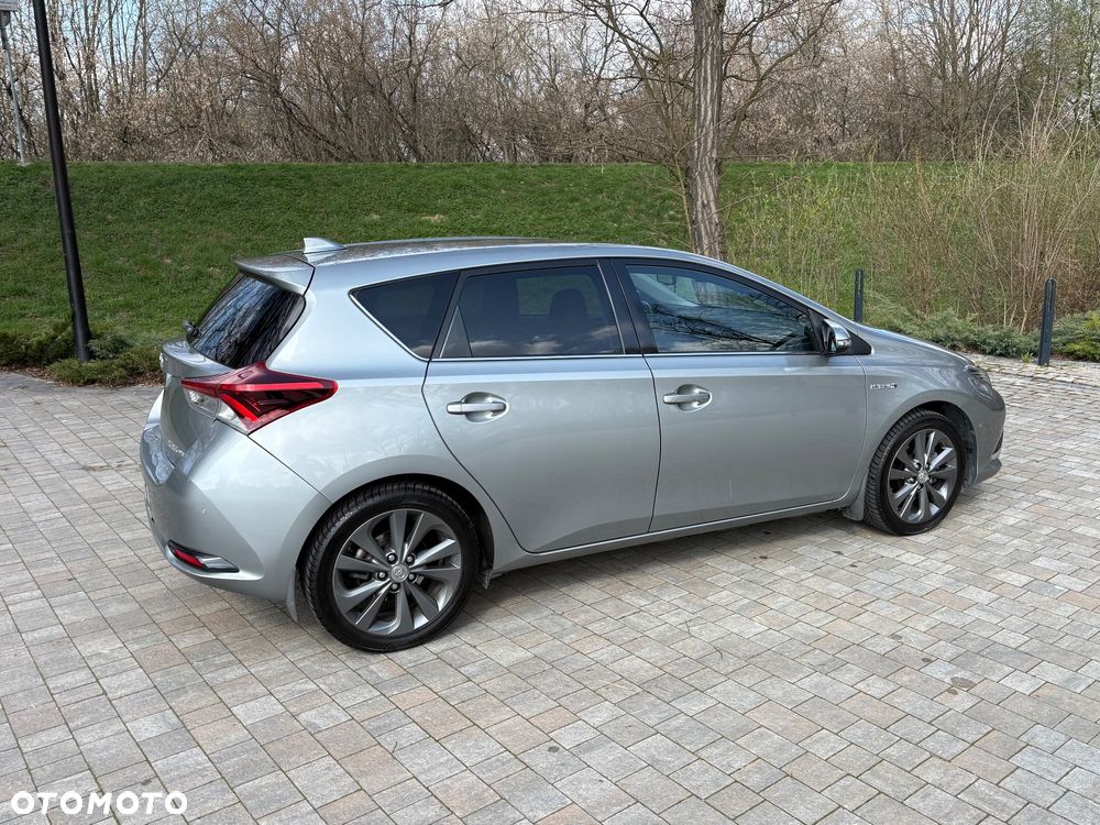 Toyota Auris Hybrid 135 Prestige - 9